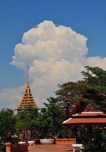 Cumulus_congestus-2013-05-04-1429-Ancient_Siam-Buncha