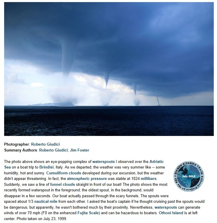 Info-Multiple_Waterspout-over_the_Adriatic_Sea-by-Roberto_Giudici
